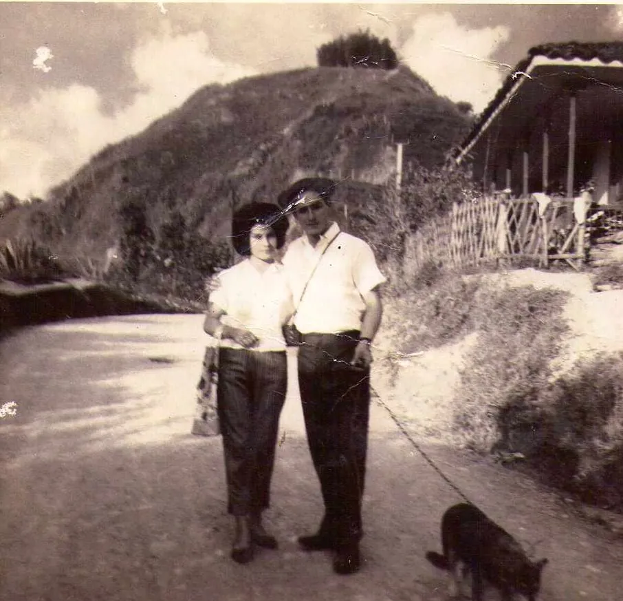 Dolly y Toñito en la Finca La Amapola